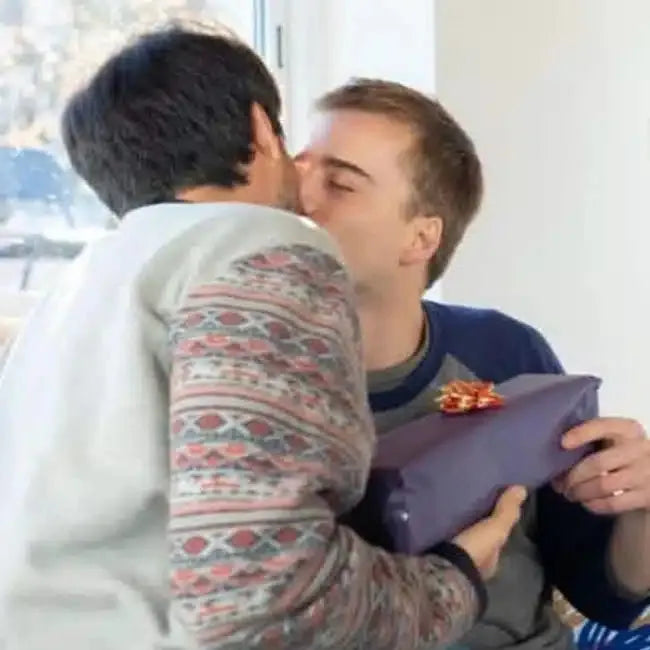Why Poppers Make Unique Presents